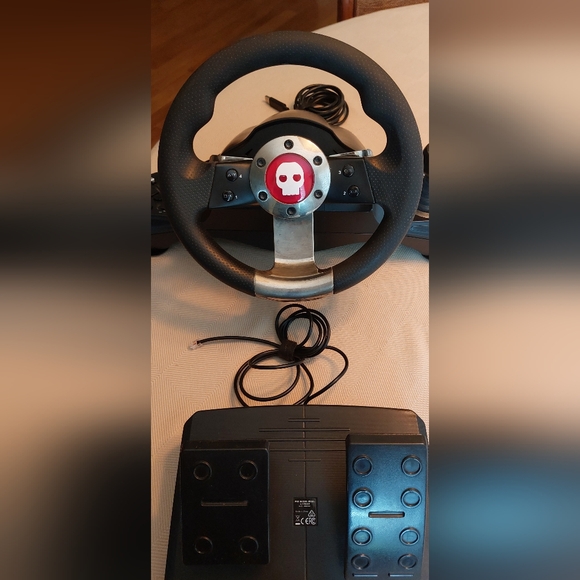 Numskull Pro Racing Wheel & Pedals - Picture 4 of 11